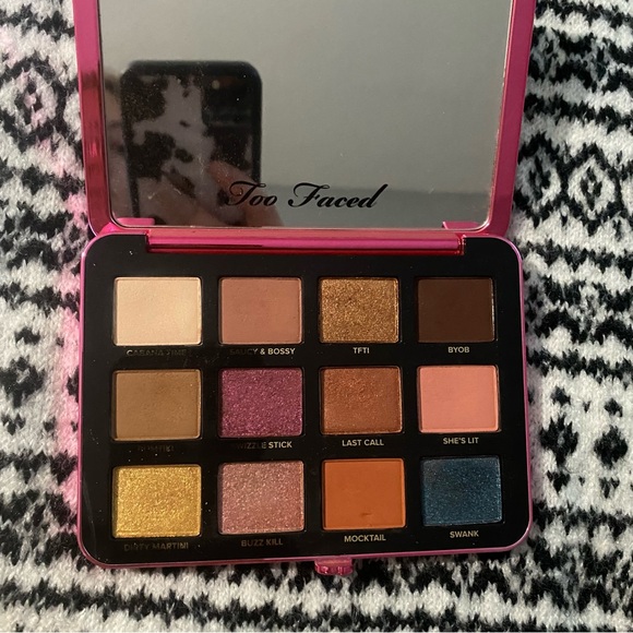 Too Faced Peach eyeshadow - Picture 2 of 6